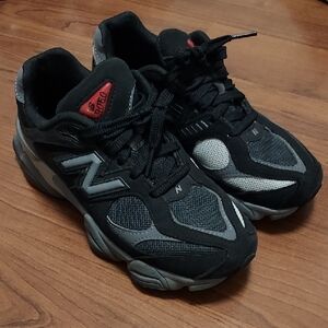 New Balance 9060 Sneakers Boys Size 4.5